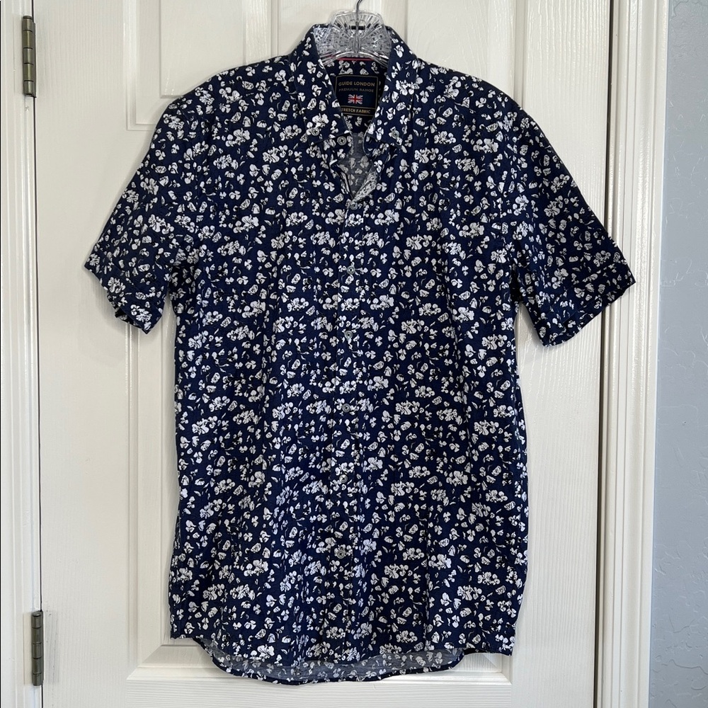 Guide London navy blue white floral print men’s short sleeve button down medium
